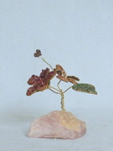Schmetterling mit Blume (± 9 cm) mit Rosenquarz, Tigerauge